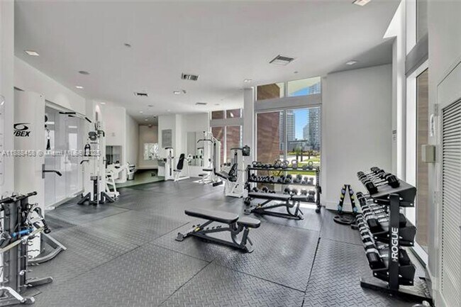 Building Photo - 350 S Miami Ave