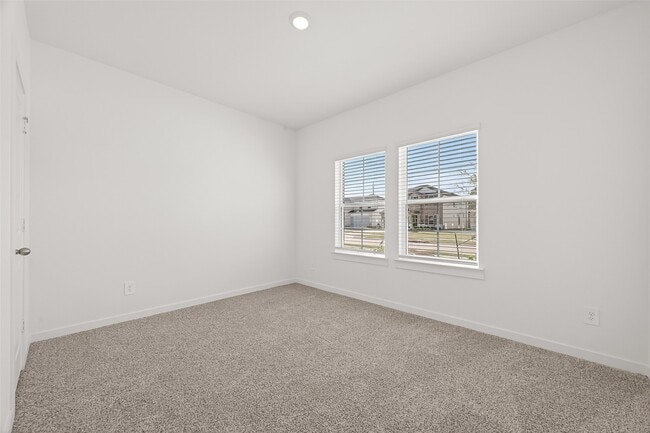 Building Photo - 4323 Camden Lakes St