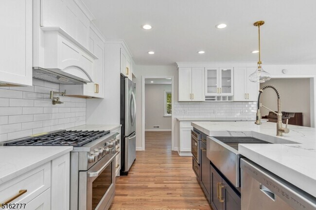 Building Photo - 27 Glenbrook Rd