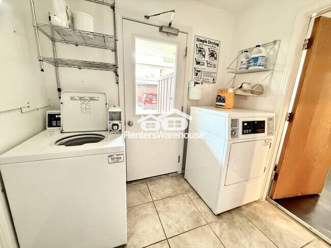 Building Photo - 2 Bed / 2 Bath Condo in Gated, Secluded Co...