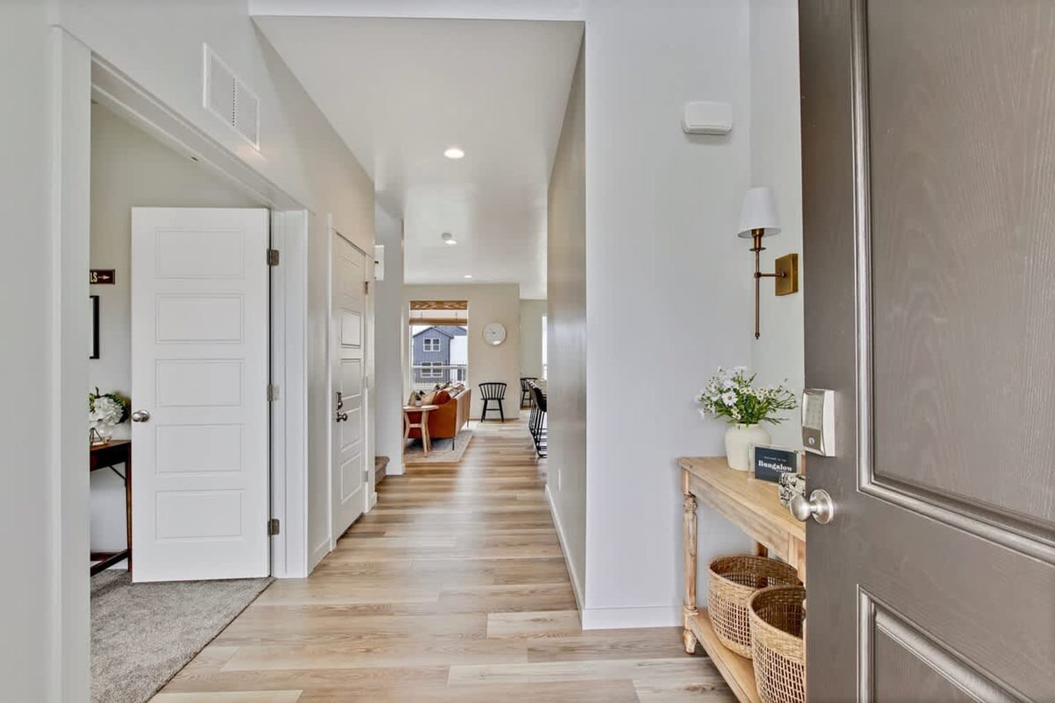 Building Photo - 313 S Iceberg Lake Ave