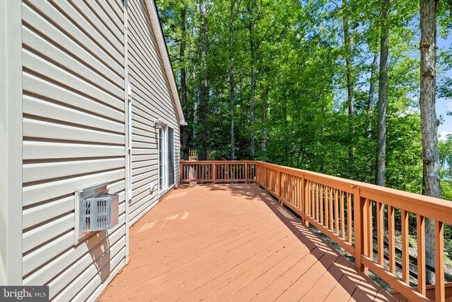 Building Photo - 686 Lake Caroline Dr