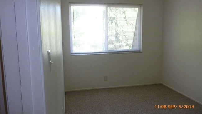 Building Photo - 920 El Camino Ave