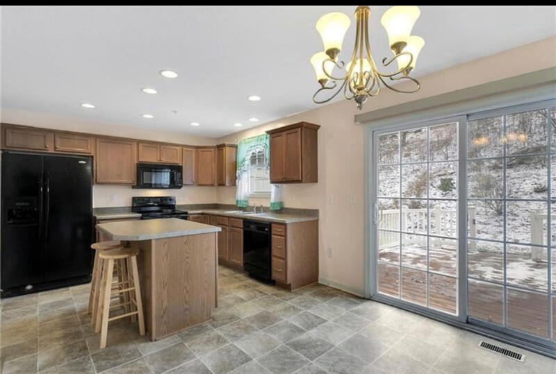 Building Photo - 225 Persimmon Lane