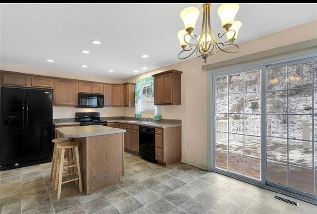 Building Photo - 225 Persimmon Lane