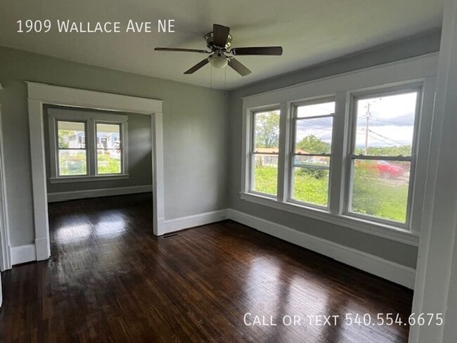 Building Photo - 1909 Wallace Ave NE