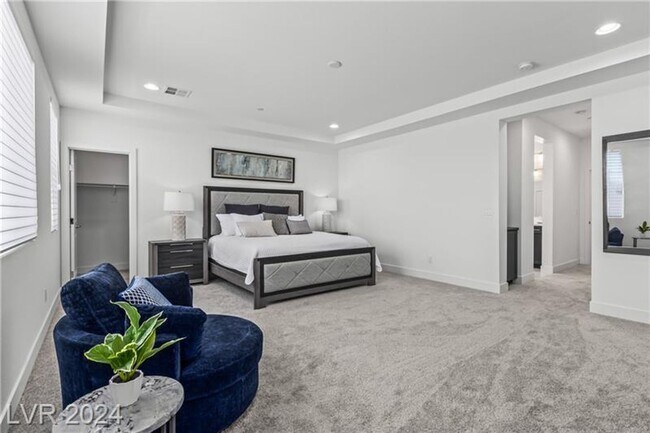 Building Photo - Elevated Desert Living with Strip & Mountain Views – Fully Furnished 6-Bedroom Retreat!