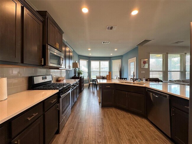 Building Photo - 8020 Annalise Dr