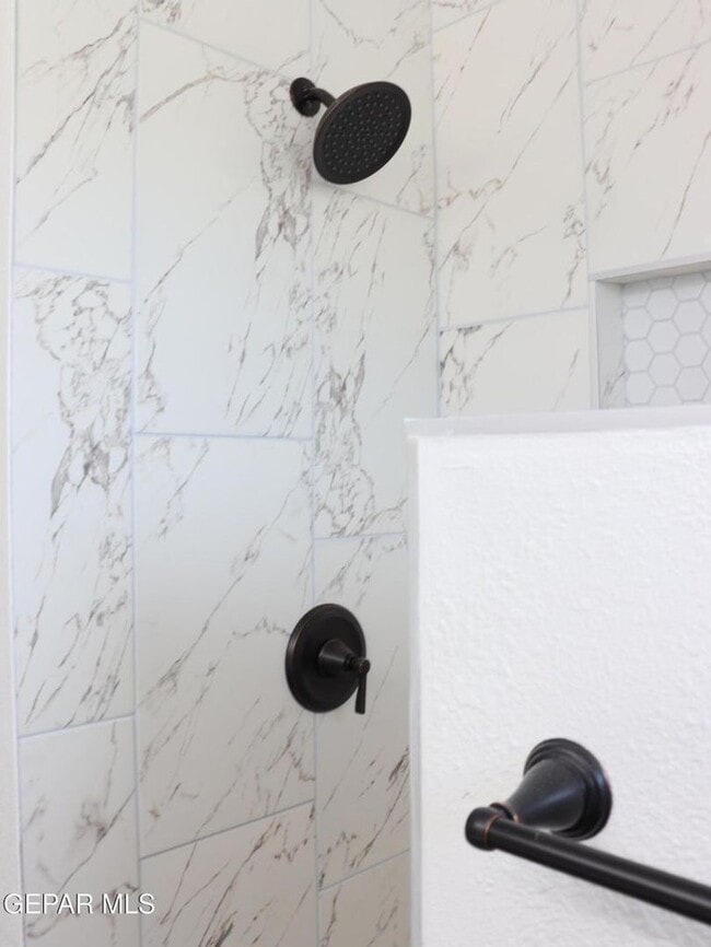 Building Photo - Beautiful 3 bed/2 baths and more for RENT