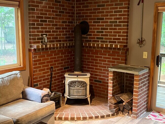 Building Photo - 9 Fawn Meadows