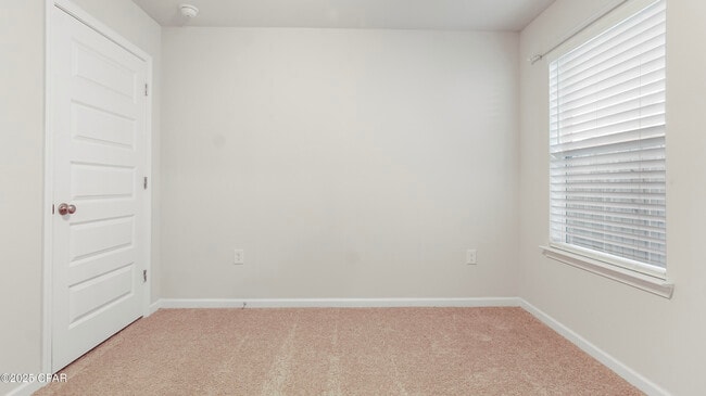 Building Photo - 4028 Silver Spur Rd