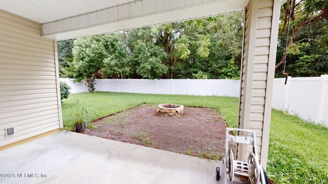 Building Photo - 15707 Lexington Park Blvd