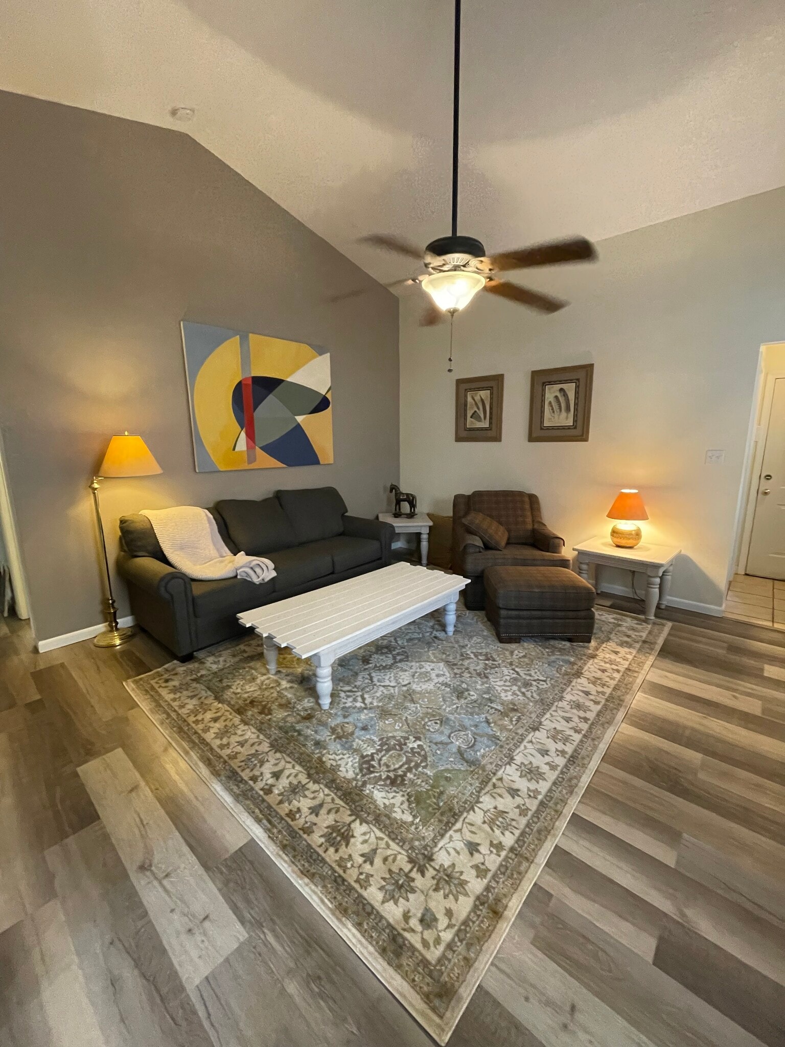 Building Photo - 10605 Pueblo Plz NW