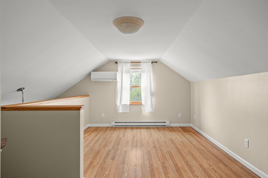 Apt E Bedroom 1 0f 2 - 292 Mansion St