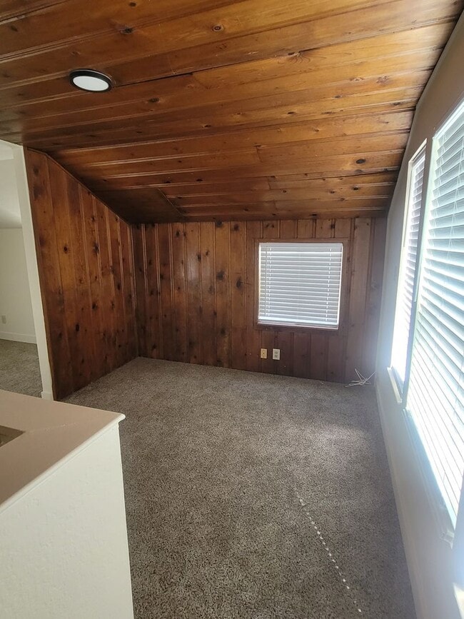 Building Photo - Quiet 1Br 1Bath in the Carmichael area