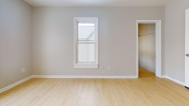 Building Photo - 3130 W 30th St