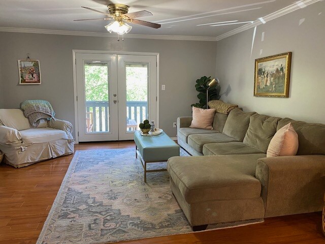 Building Photo - 1002 Woodland Vlg