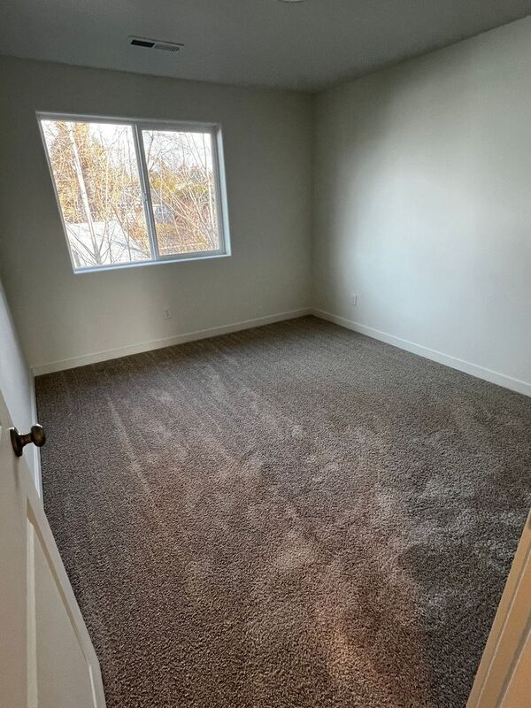 Building Photo - 3639 E Amazon Dr