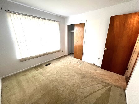 bedroom w/dbl closet - 3 Rebecca Rd