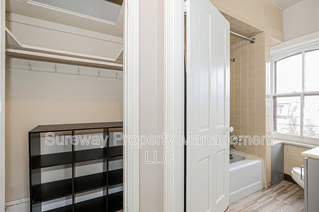 Building Photo - 212 E Broad St