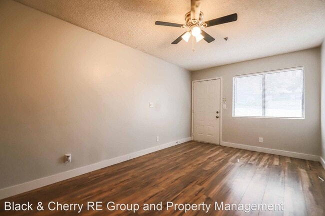 Building Photo - 1 br, 1 bath House - 1361 E University Ave...