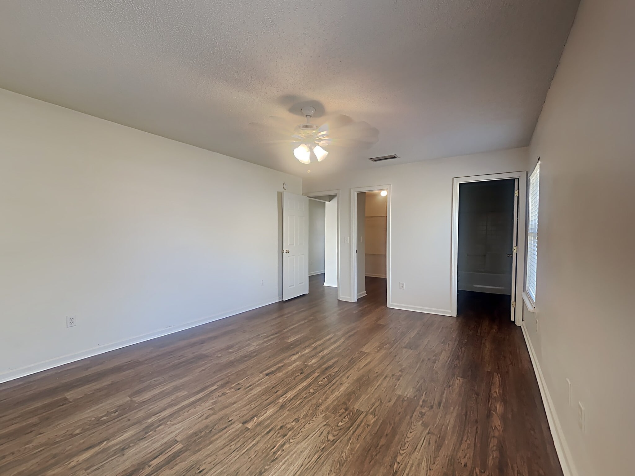 Building Photo - 624 Fallen Timbers Dr