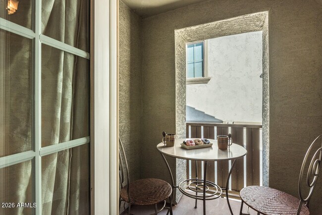 Building Photo - 1664 E Bridgeport Pkwy