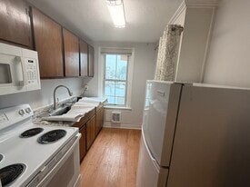 Building Photo - 117 Reily St