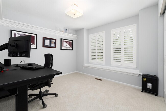 Building Photo - 10786 Southhaven Cir