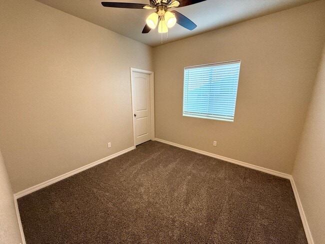 Building Photo - 3774 Meadowbrook Ln