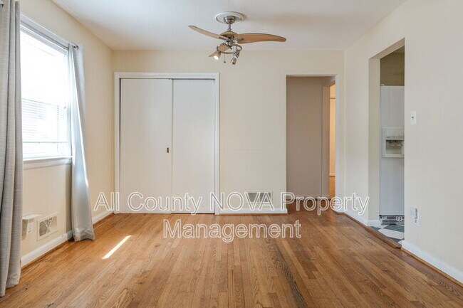 Building Photo - 4141 21st Rd N