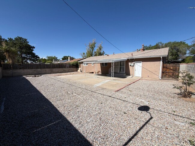 Building Photo - 2838 La Veta Dr