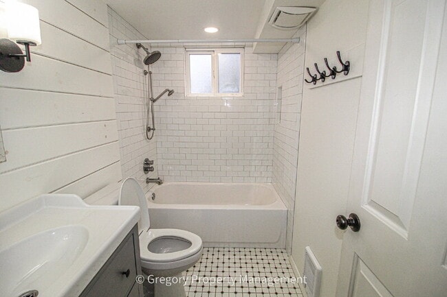 Building Photo - 14026 75th Ave NE