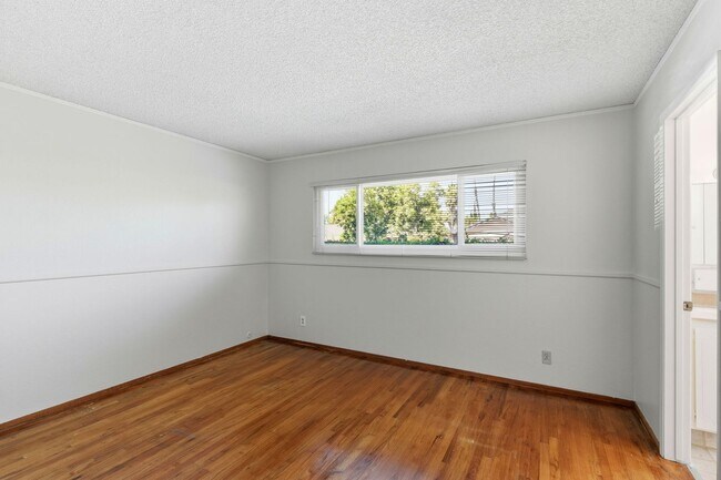 Building Photo - 5880 Taormino Ave