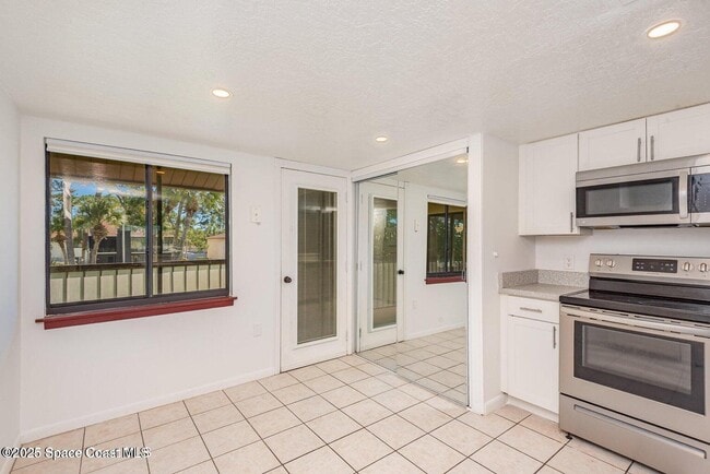 Building Photo - 1515 Huntington Ln