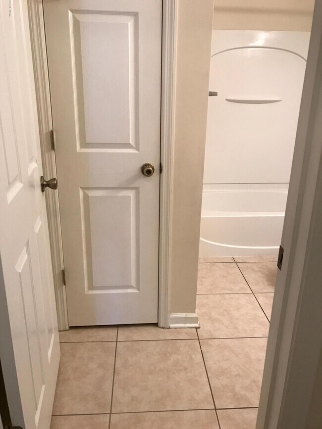 Building Photo - 12301 Kernan Forest Blvd