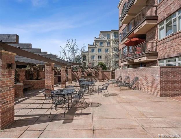 Building Photo - 2700 E Cherry Creek S Dr
