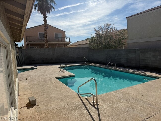 Building Photo - 3244 Idaho Springs St