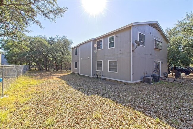 Building Photo - 401 Hedgewood Dr