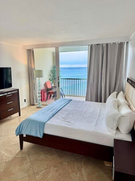 Building Photo - 5400 N Ocean Dr