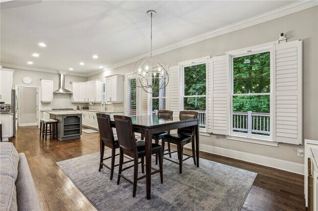 Building Photo - 2585 Drew Valley Rd NE