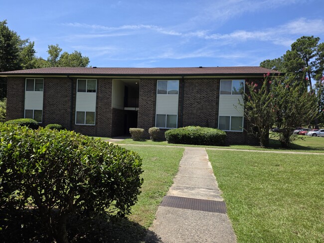 Building Photo - Shamrock Village