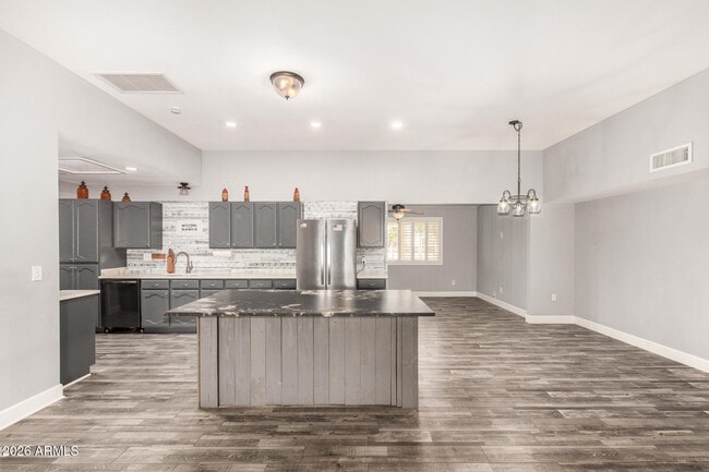 Building Photo - 11118 W Mountain View Rd