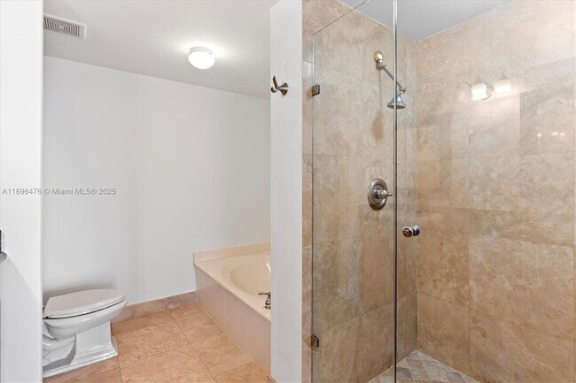 Building Photo - 3610 Yacht Club Dr