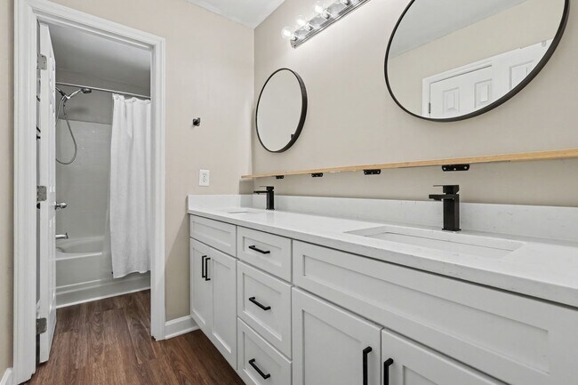 Building Photo - 4204 High Mountain Dr