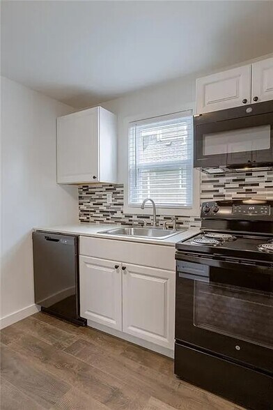 Kitchen - 207 E Cedar St