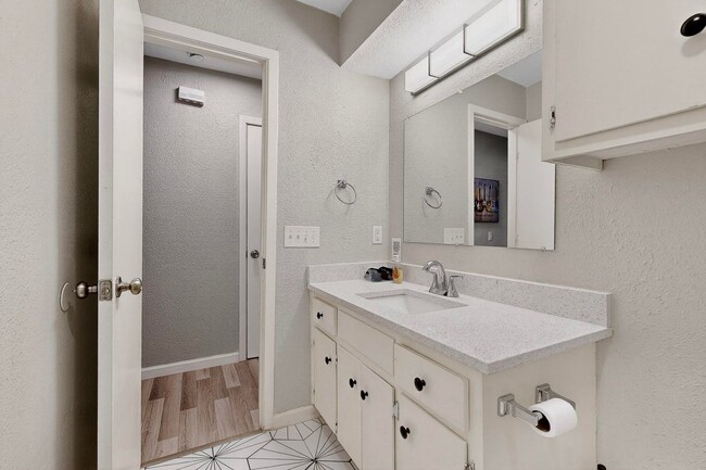 Building Photo - 5501 Purple Sage Dr