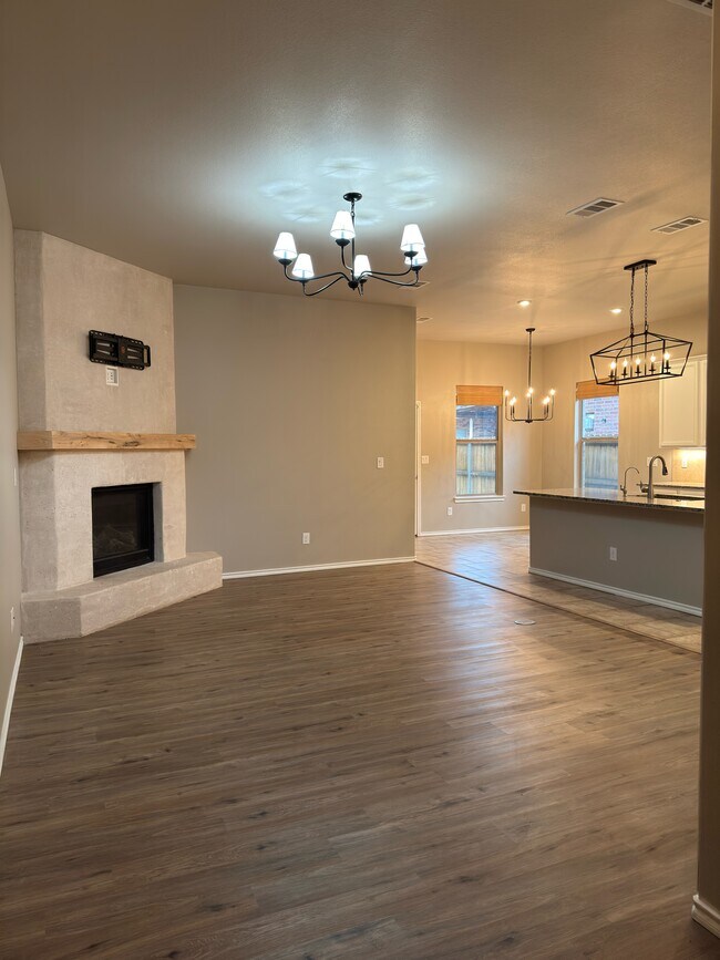 Building Photo - 6905 Baron Dr
