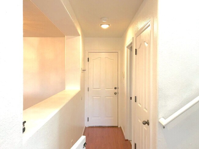 Building Photo - Spacious 4 bedroom Northern Meadows Home with Refriderated Air!