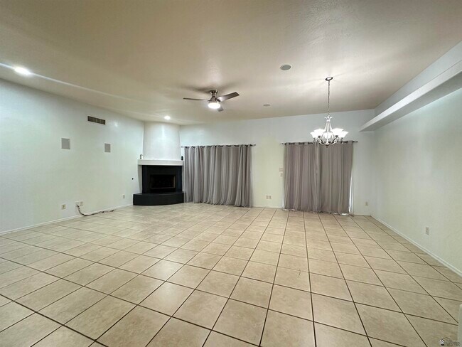 Building Photo - 4722 W 28th Pl